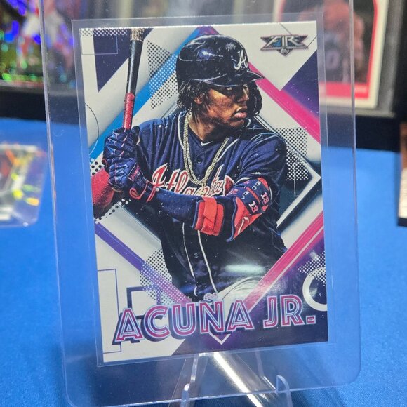 2020 Topps Fire #28 Ronald Acuna Jr. - Picture 1 of 2